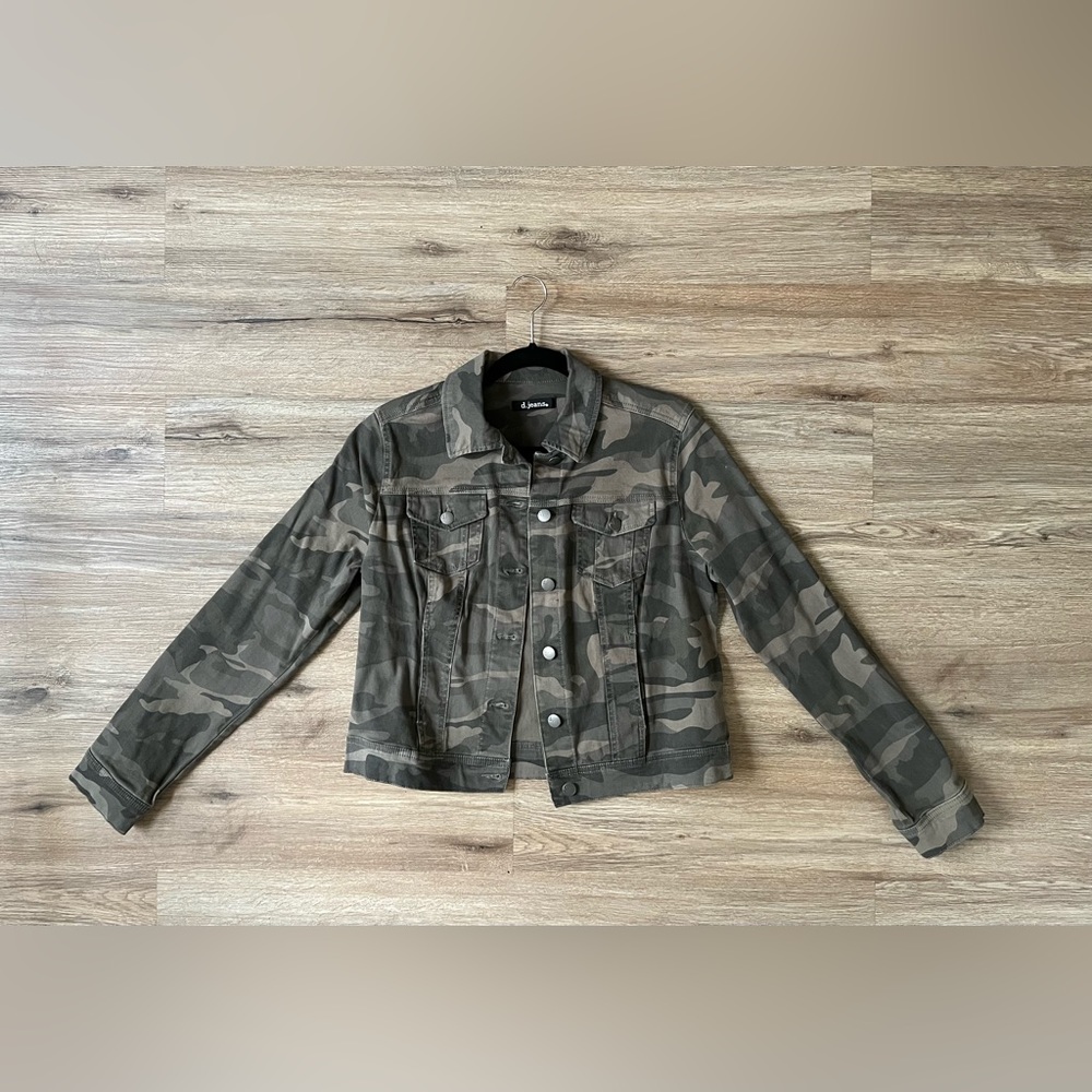 Size Small. Army Green Jean Jacket.